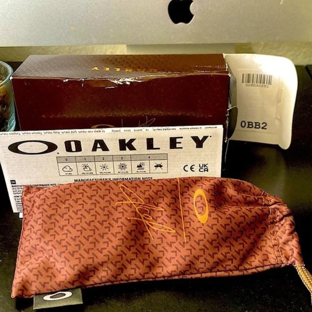 Oakley Sunglasses Kylian Mbappé Sunglasses oo9242 signature series hstn ⚽️ ☀️🕶️ - Picture 5 of 12